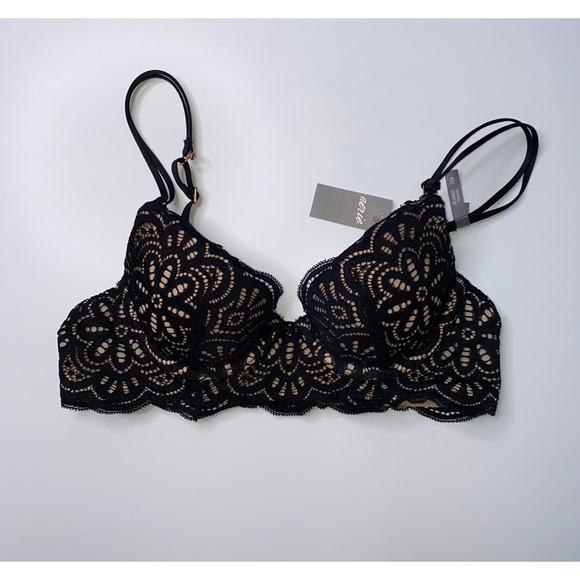 American Eagle Outfitters Other - Plunge push up bra